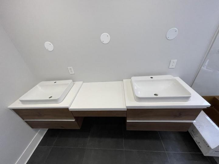 Service d'installation de comptoirs de salle de bain à Montréal