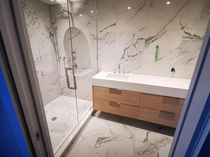Installation comptoirs de salle de bain Montréal
